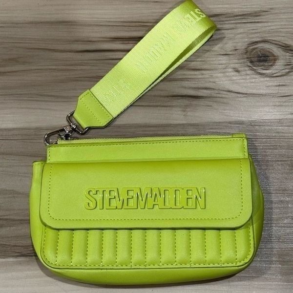 Steve Madden Clutch Verde Limon Green Bhaines Cyber Wristlet