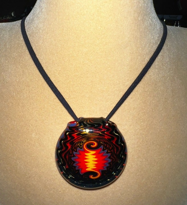 Red and black wig wag pendant