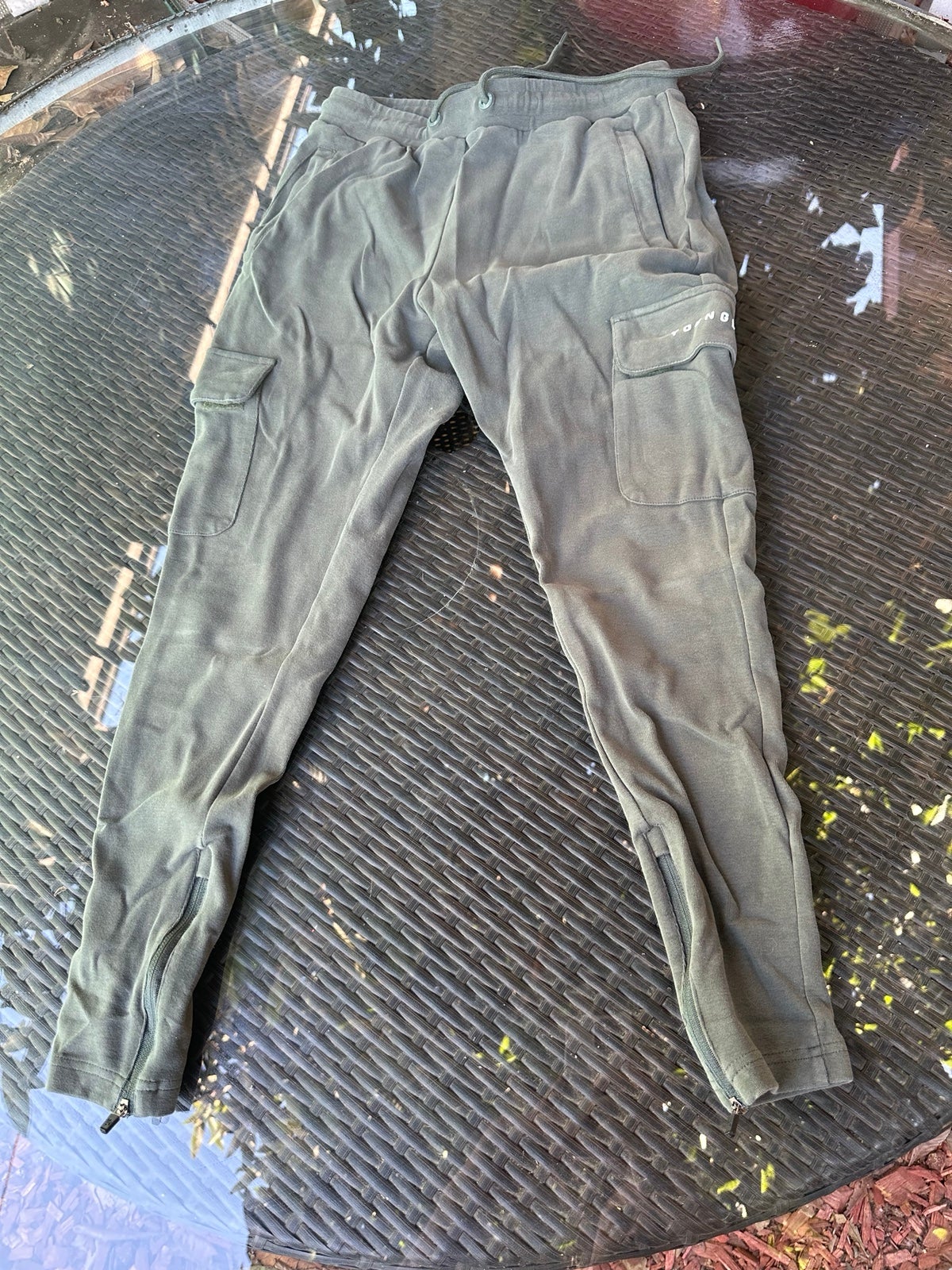 Young LA cargo joggers