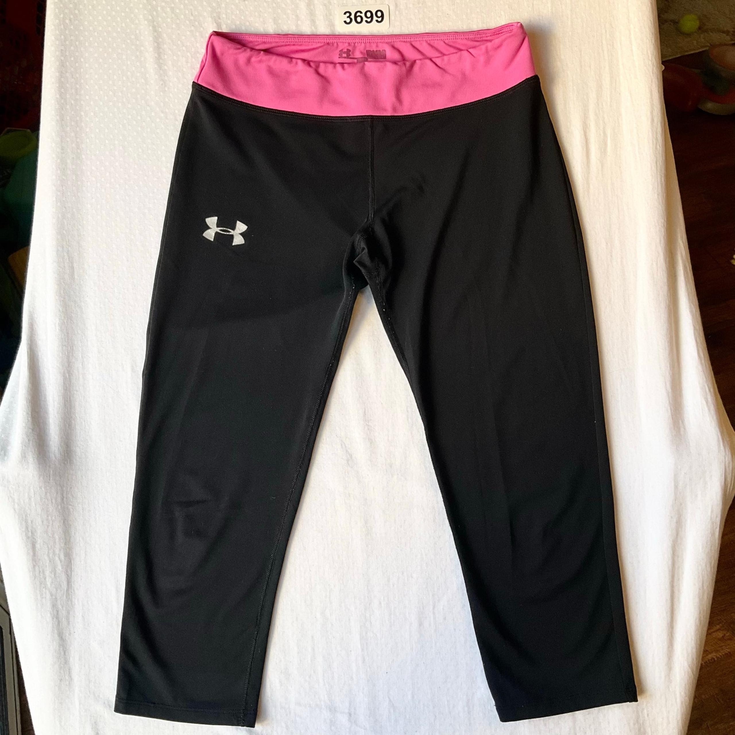 Under Armour  Women Cropped Leggings size S/M Soft Stretchy Workout Sport Black