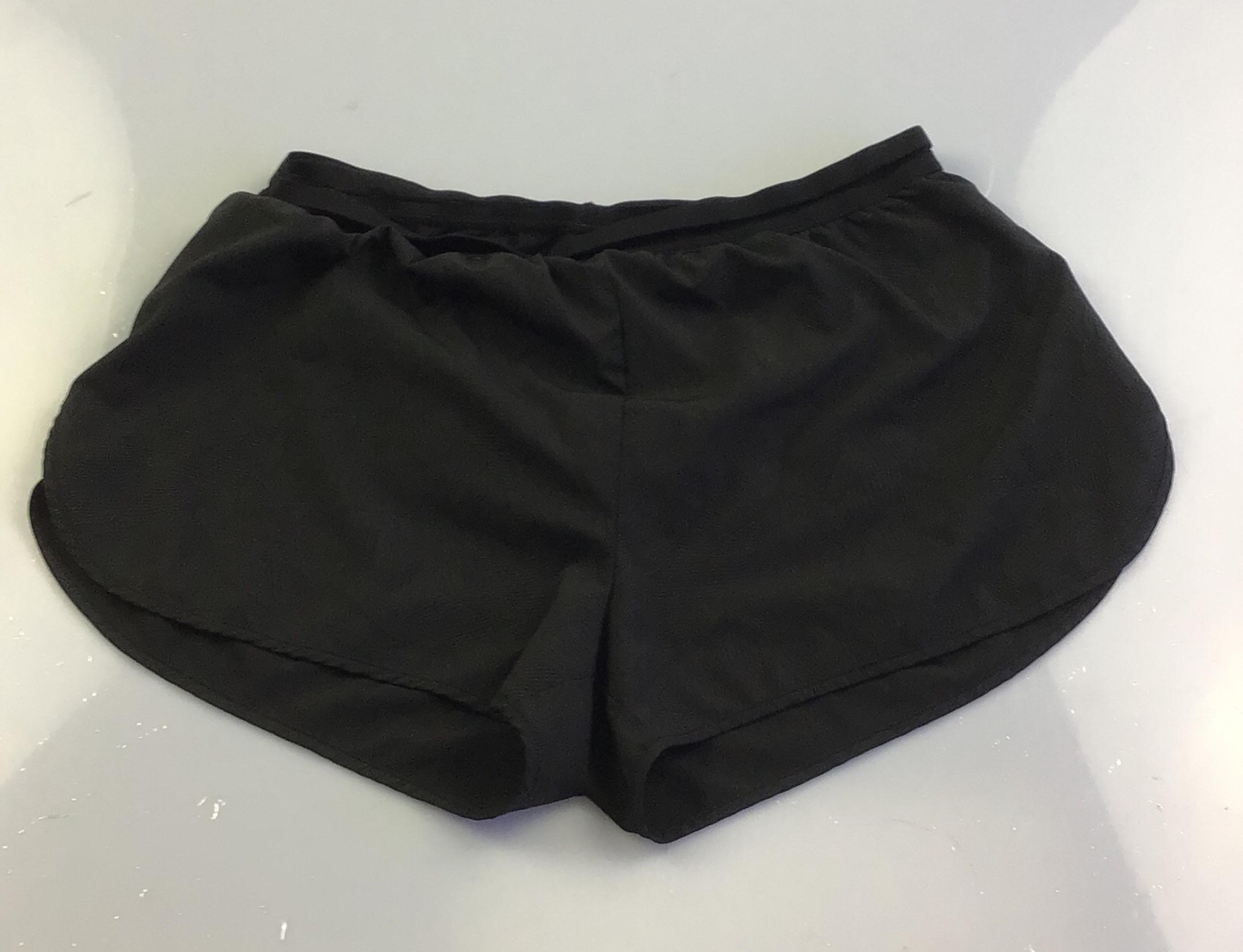 Gap women’s athletic shorts black size M