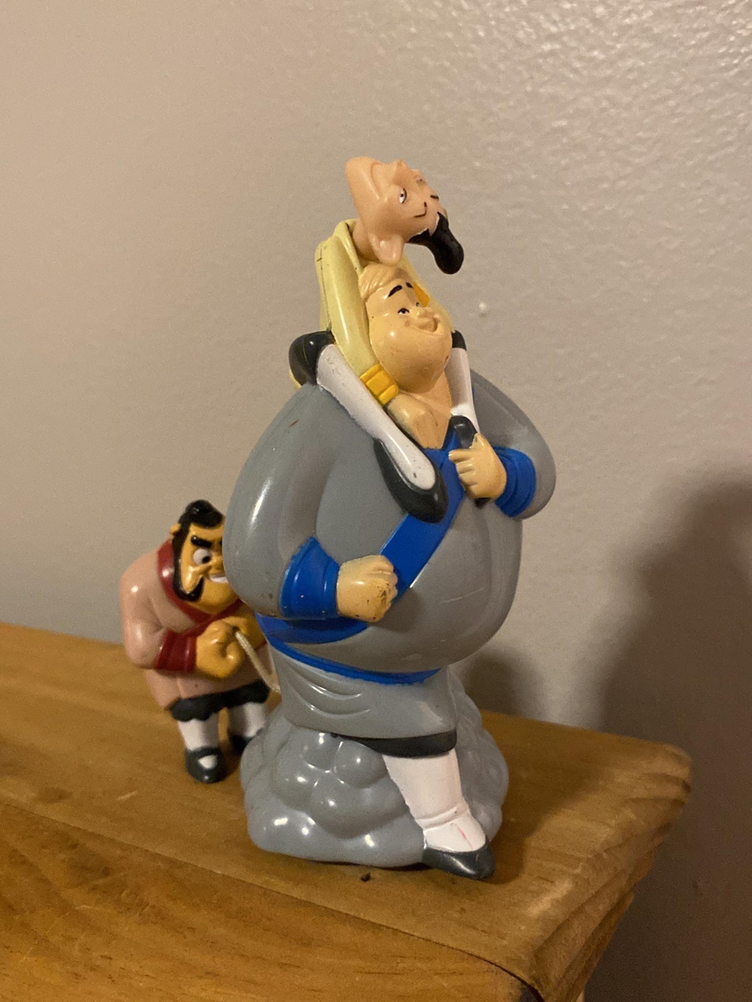 McDonald’s toy Mulan chein