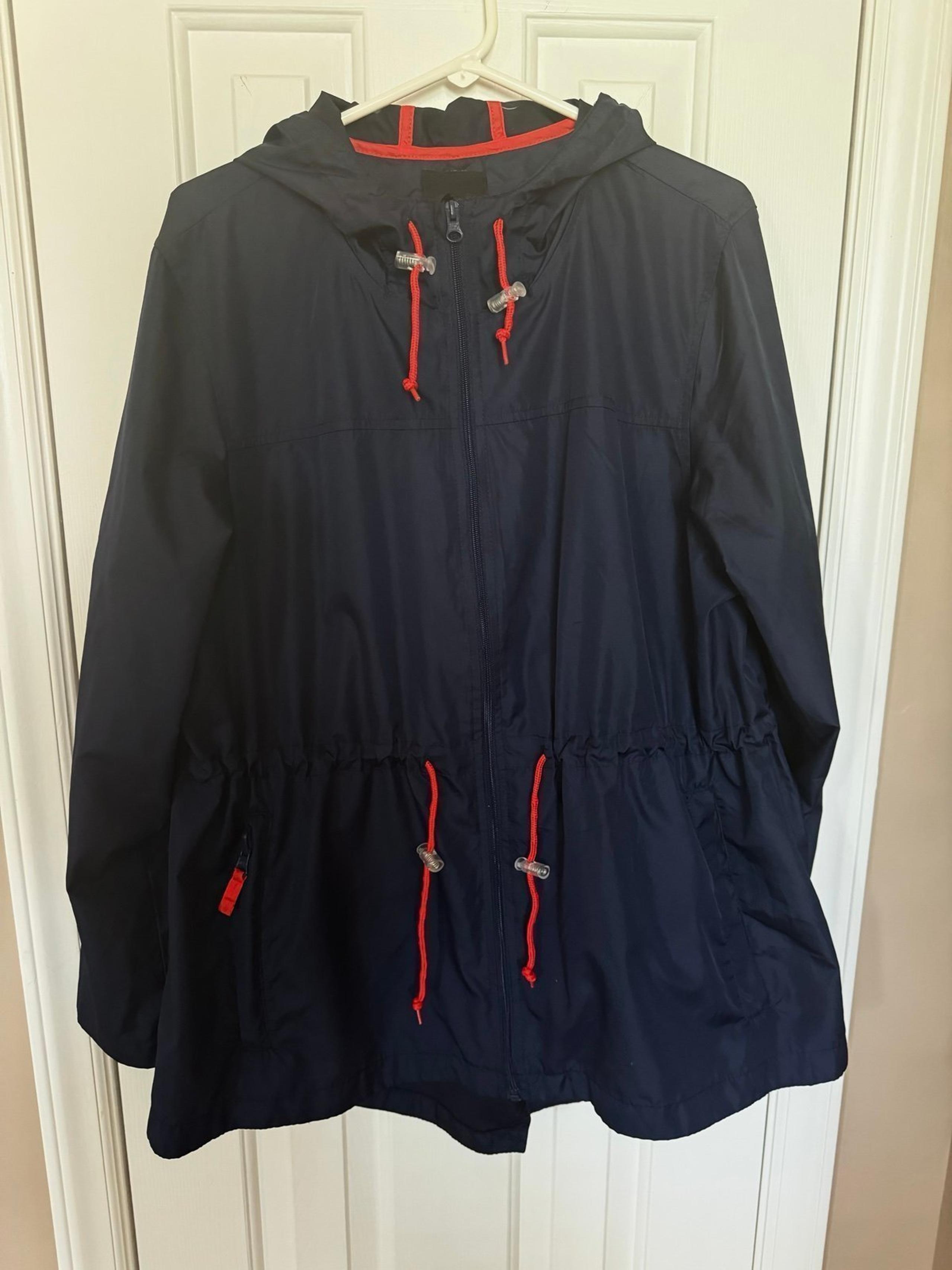 Ladies 1x (16-18) Like New Weather Tamer brand Navy Blue Rain jacket w/ hood.