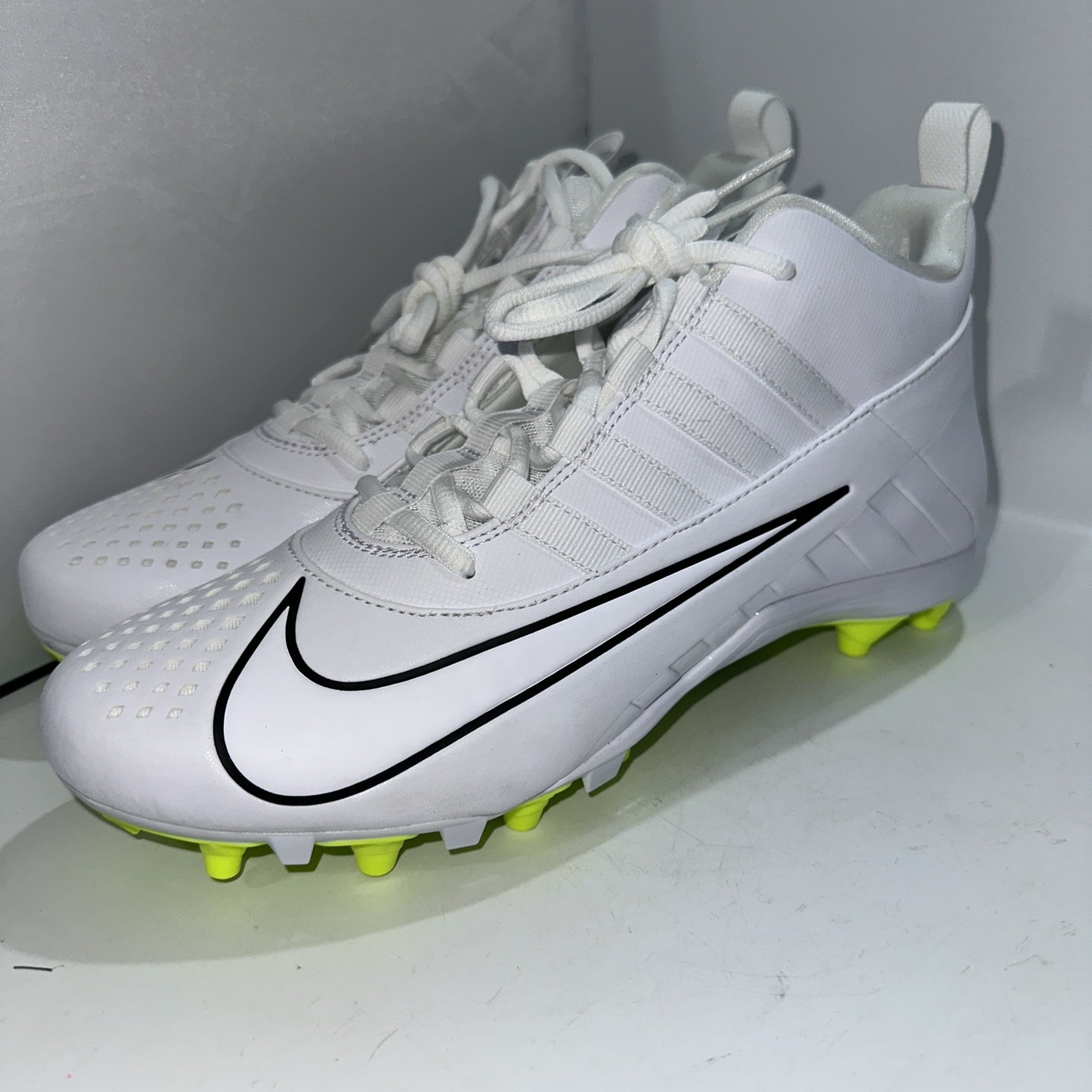 Men's Size 9.5 Nike Alpha Huarache 6 Varsity White Lacrosse Cleats 923427-107