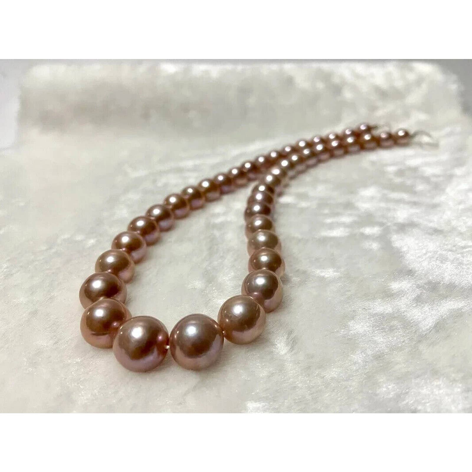 Natural Light Purple South Sea Pearl Necklace 10-11mm Good Luster Less Flaw