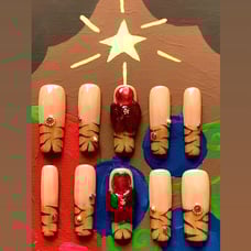 nails