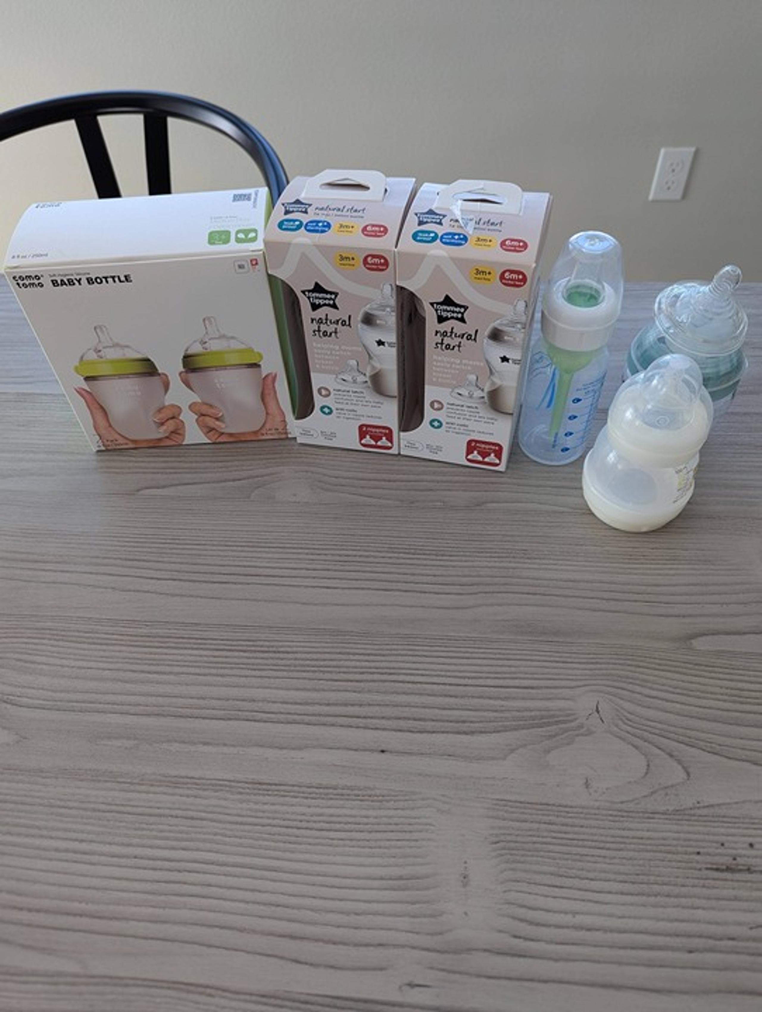 Comotomo and Tommeetippee baby bottles. NEW in box for cheap!