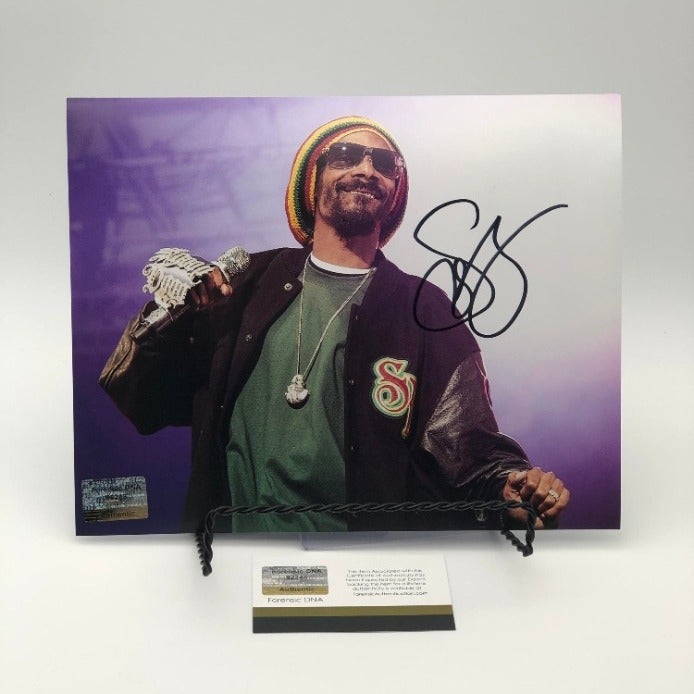 Snoop Dogg Autographed 8x10 Photograph