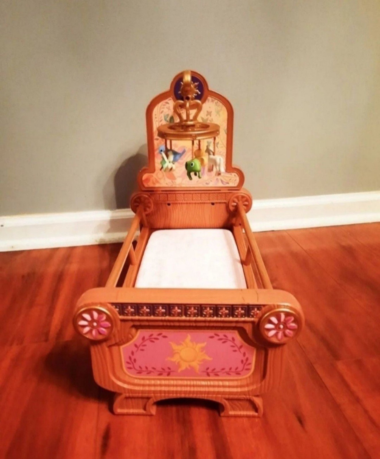 Disney Animators Rapunzel Doll Crib and Rapunzel Doll