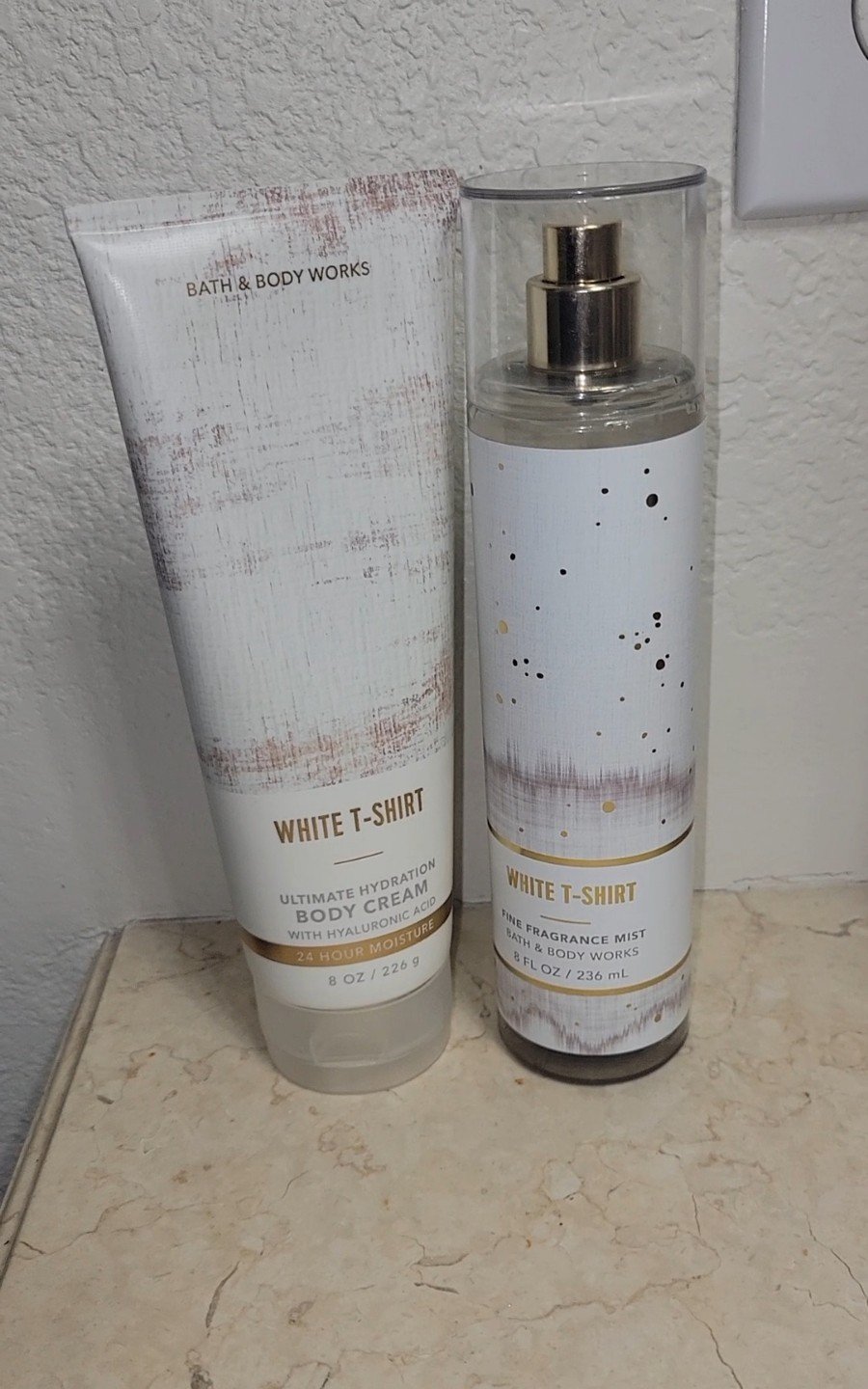 Bath and body works White tshirt Set 2 pcs