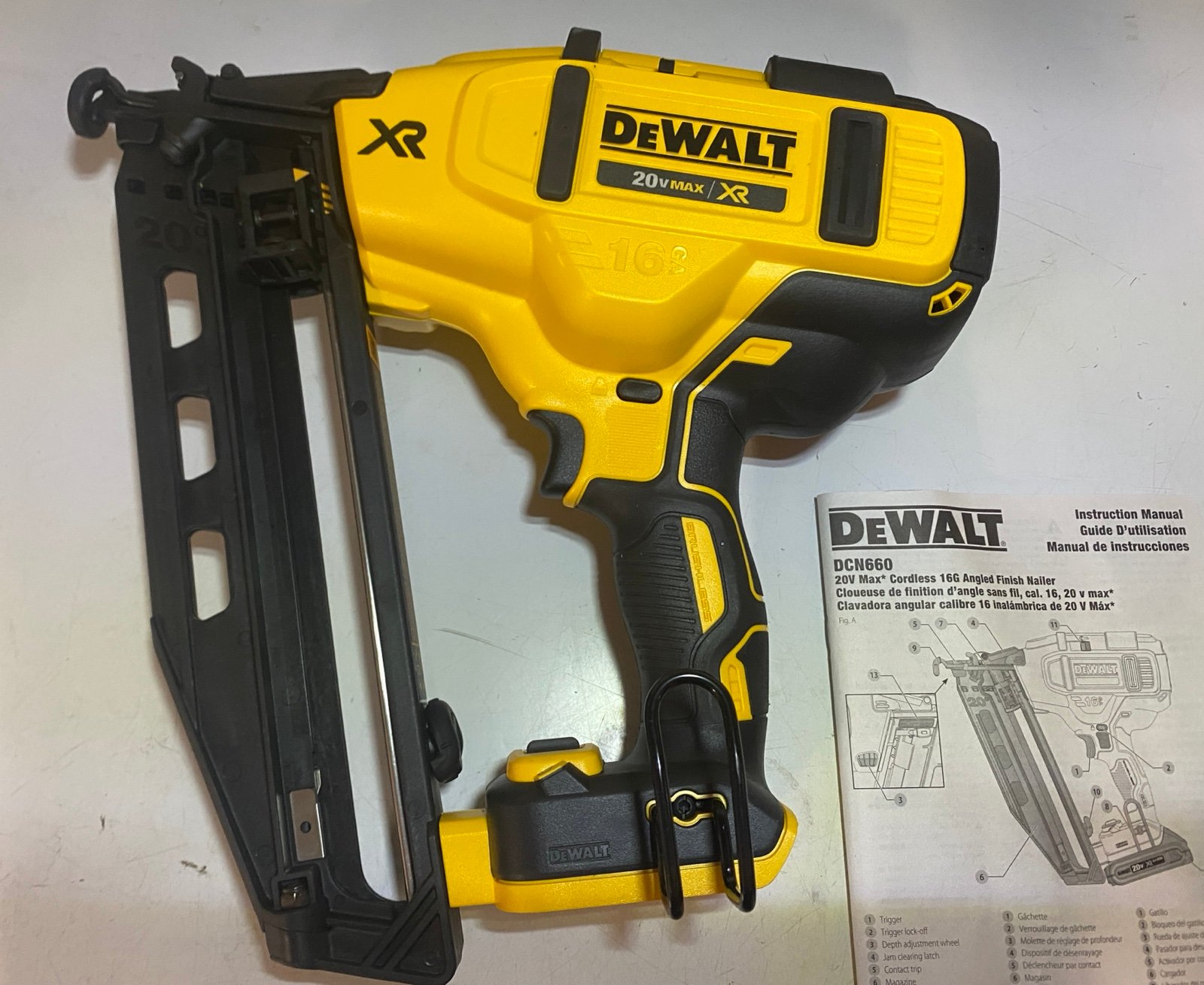 Dewalt 20V Brushless 16-Gauge Angled Finished Nailer