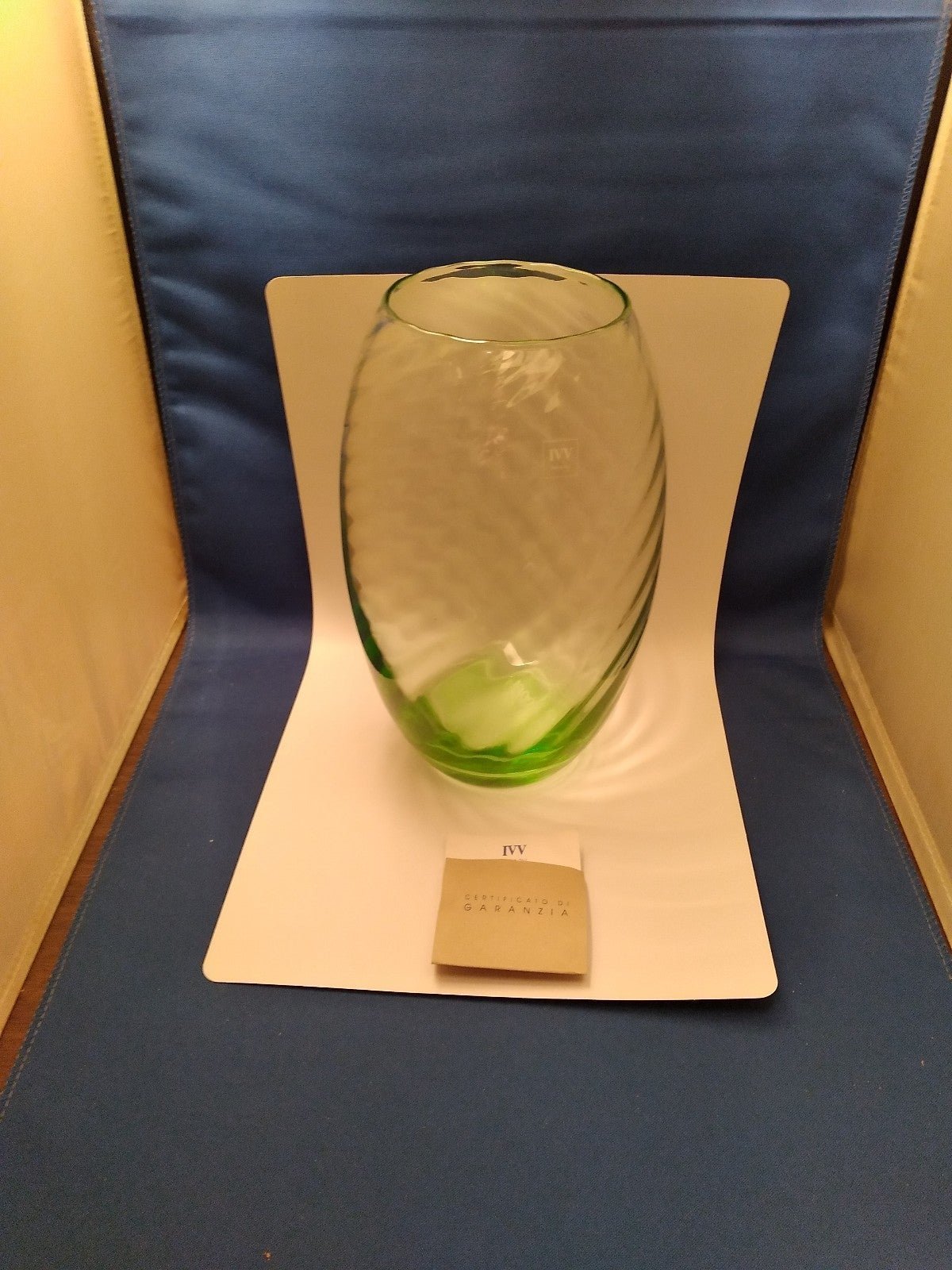 IVV Art glass vase