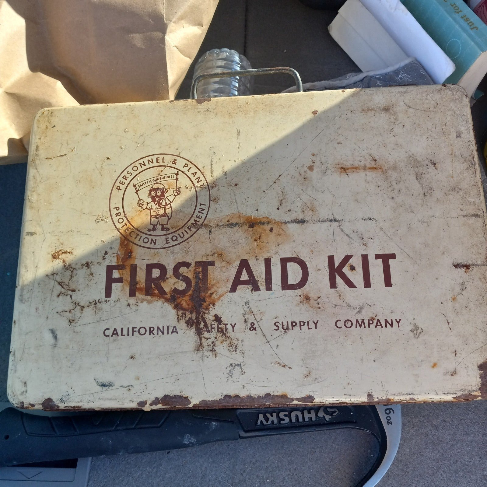 California safety and supply first aid kit
