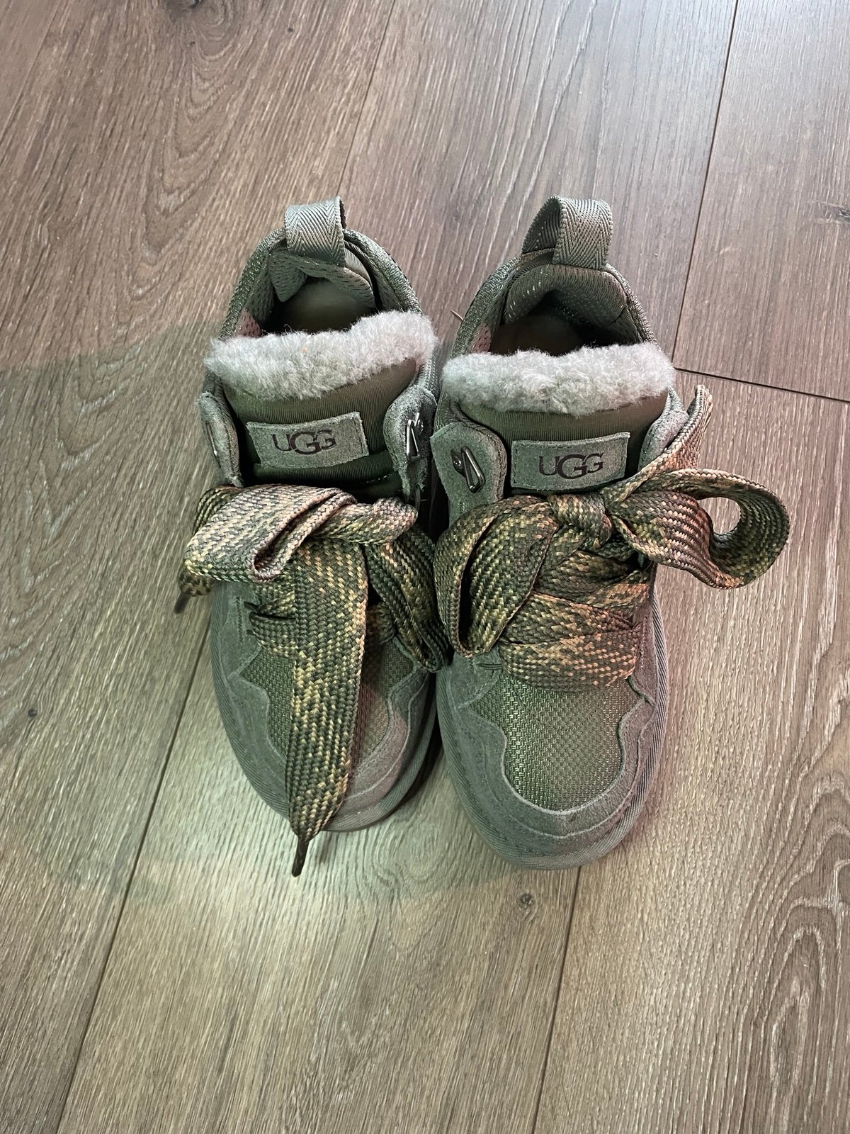 UGG LOWMEL MOSS GREEN SUEDE AND CANVAS ANKLE SNEAKER BOOTS US 5