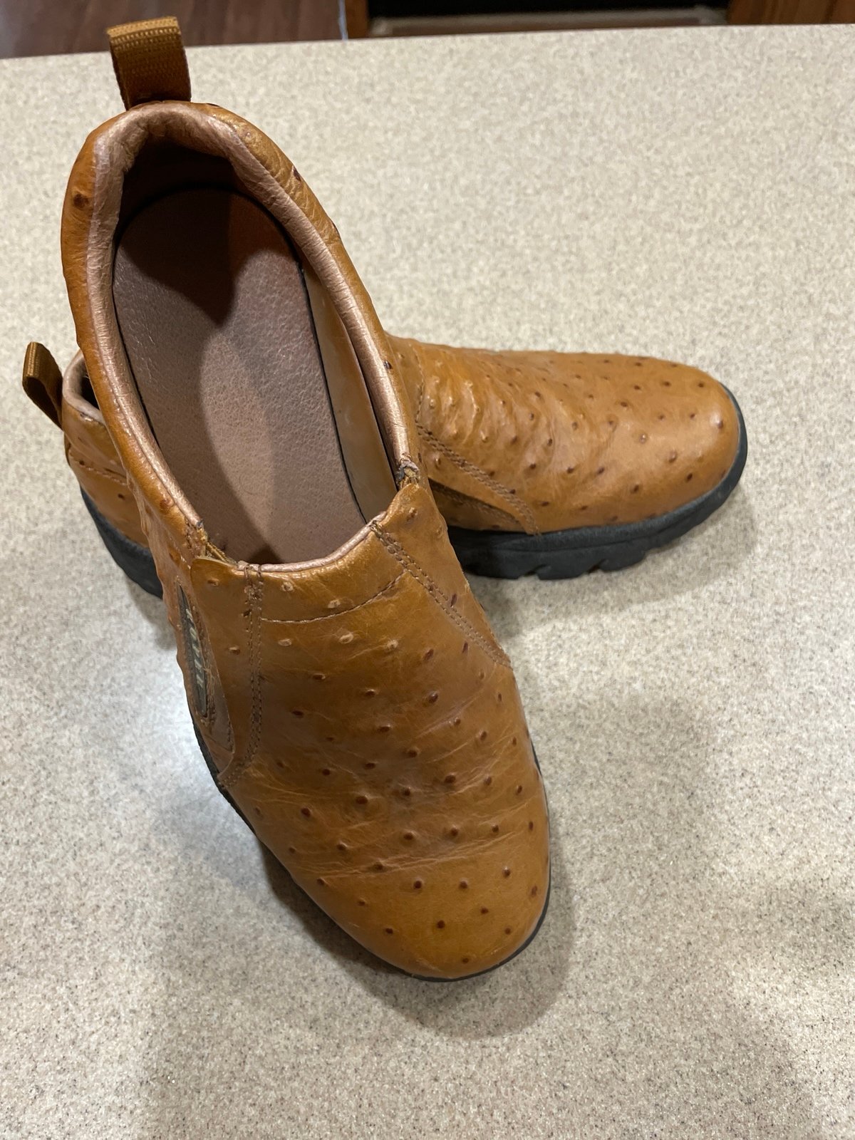 Men’s Ropers Size 8 Ostrich Slide In