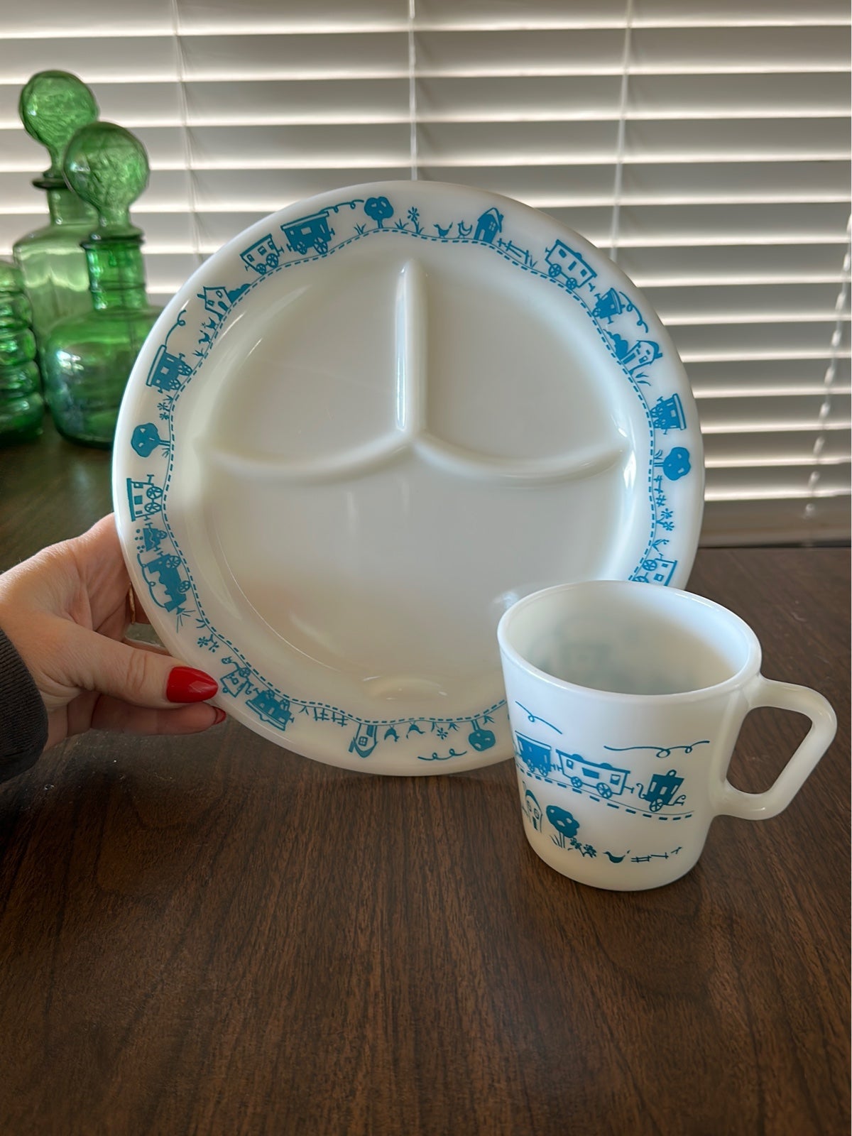 Pyrex Blue Train divided child plate and mug set