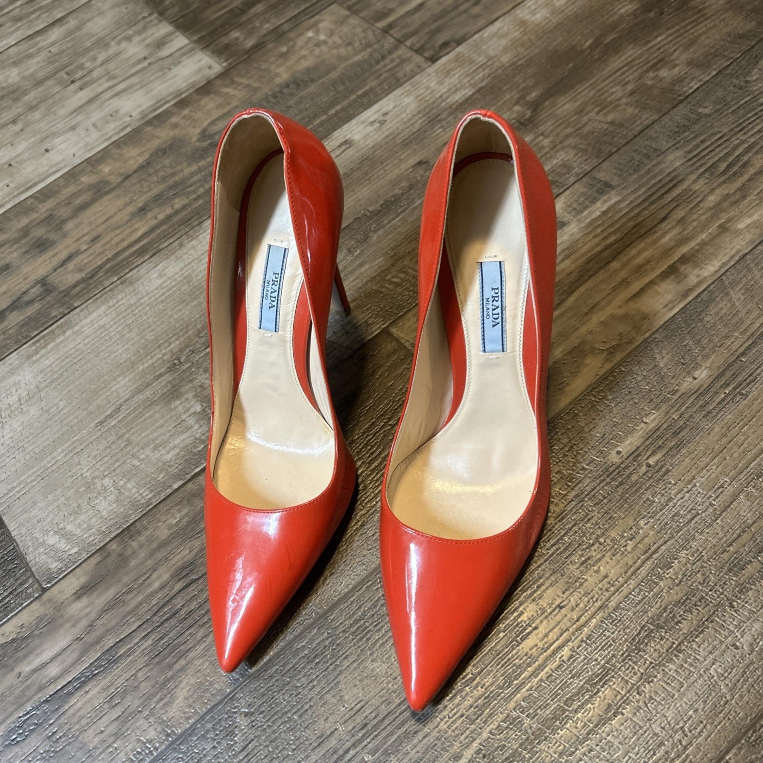 PRADA Red Textured Patent Leather Point Toe Classic High Heel Size 39 1/2