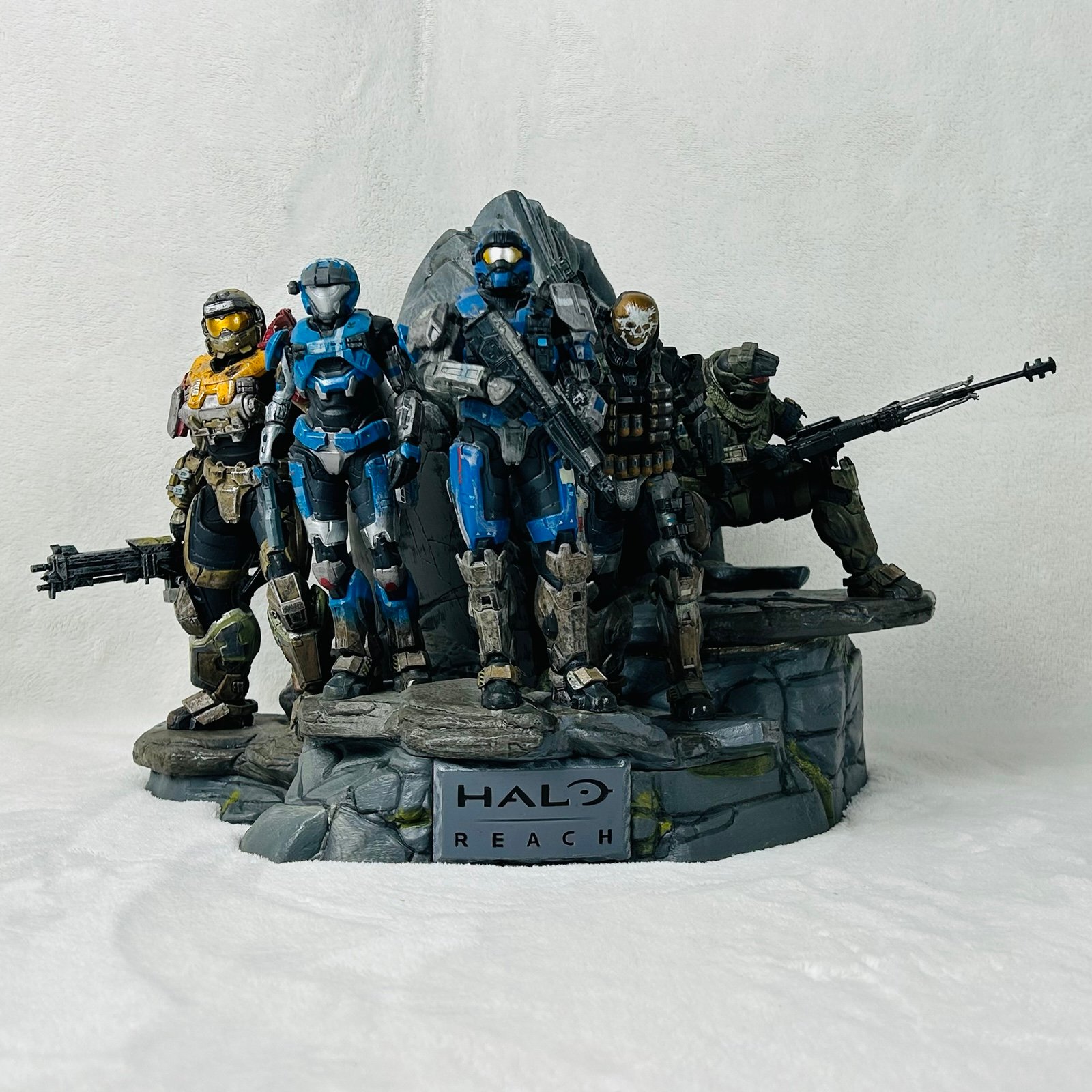 Halo Reach Legendary Edition w/Noble Team Statue STATUE ONLY
