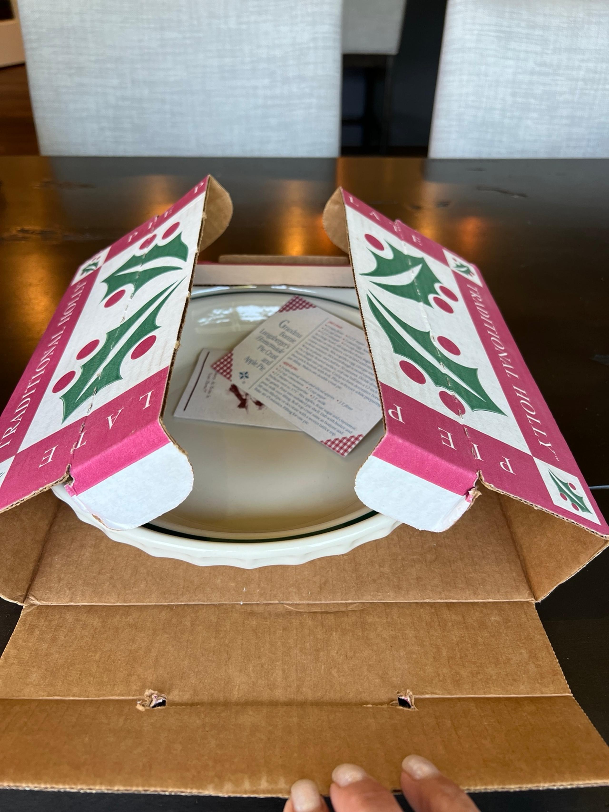 Longaberger Pottery TRADITIONAL HOLLY 10" GRANDMA BONNIE'S PIE PLATE