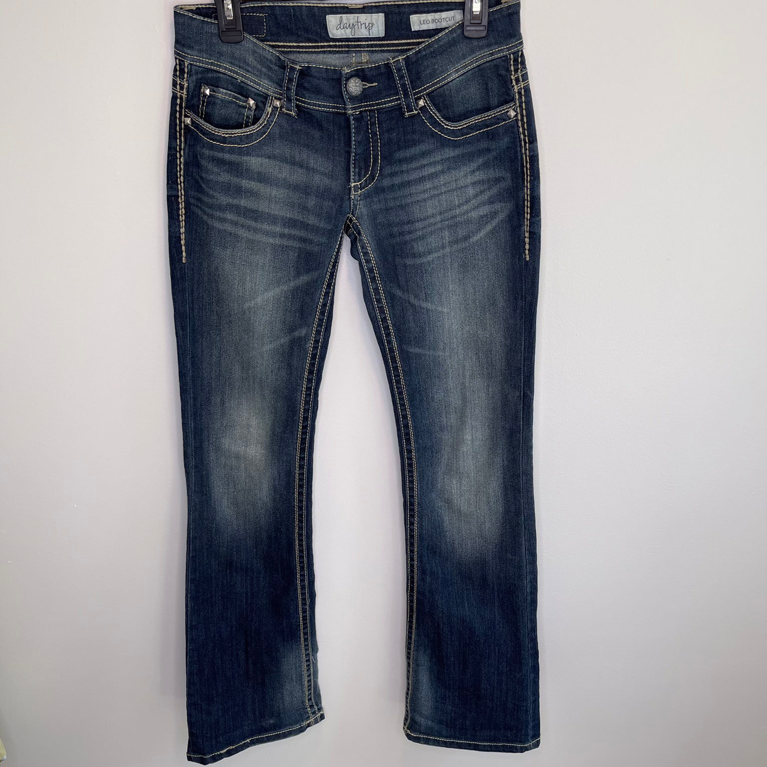 Day Trip Leo Boot Cut Jeans Low Rise