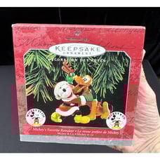 New 1998 Hallmark Keepsake Mickey’s Favorite Reindeer Mickey & Co Ornament -9D