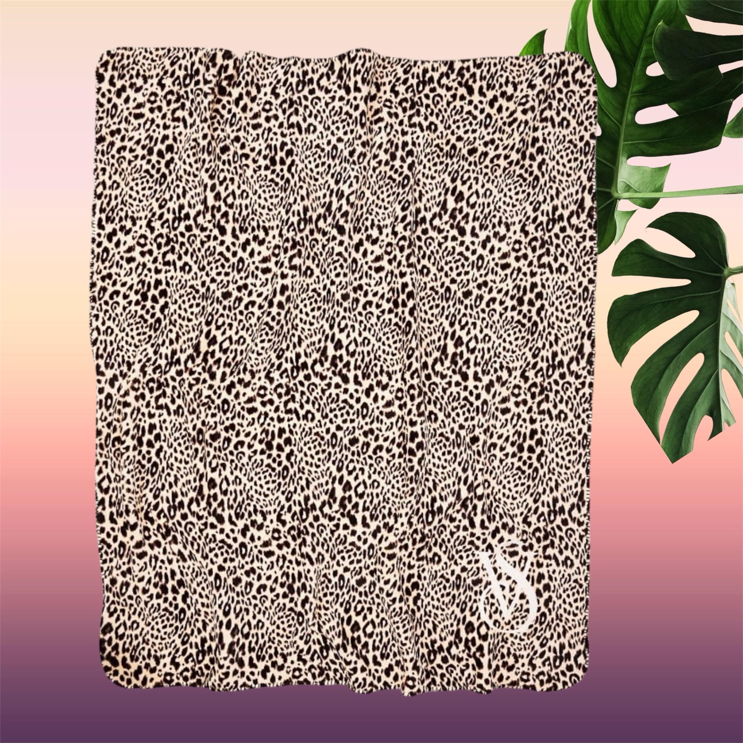 NEW VICTORIA'S SECRET Leopard Sherpa Blanket