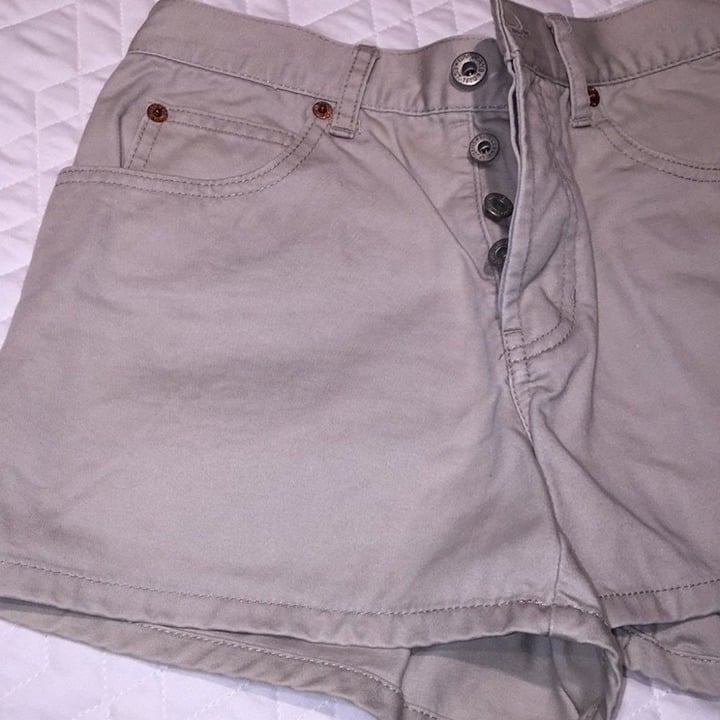 Express Women’s Beige Shorts Sz 3/4
