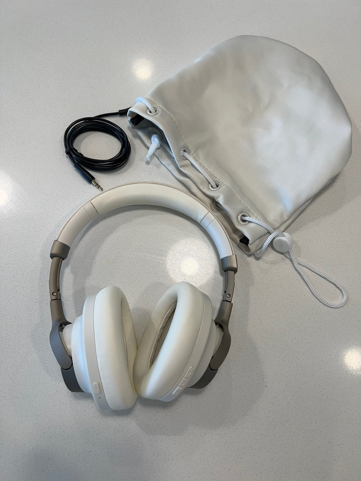 New Wireless noise canceling foldable headphones