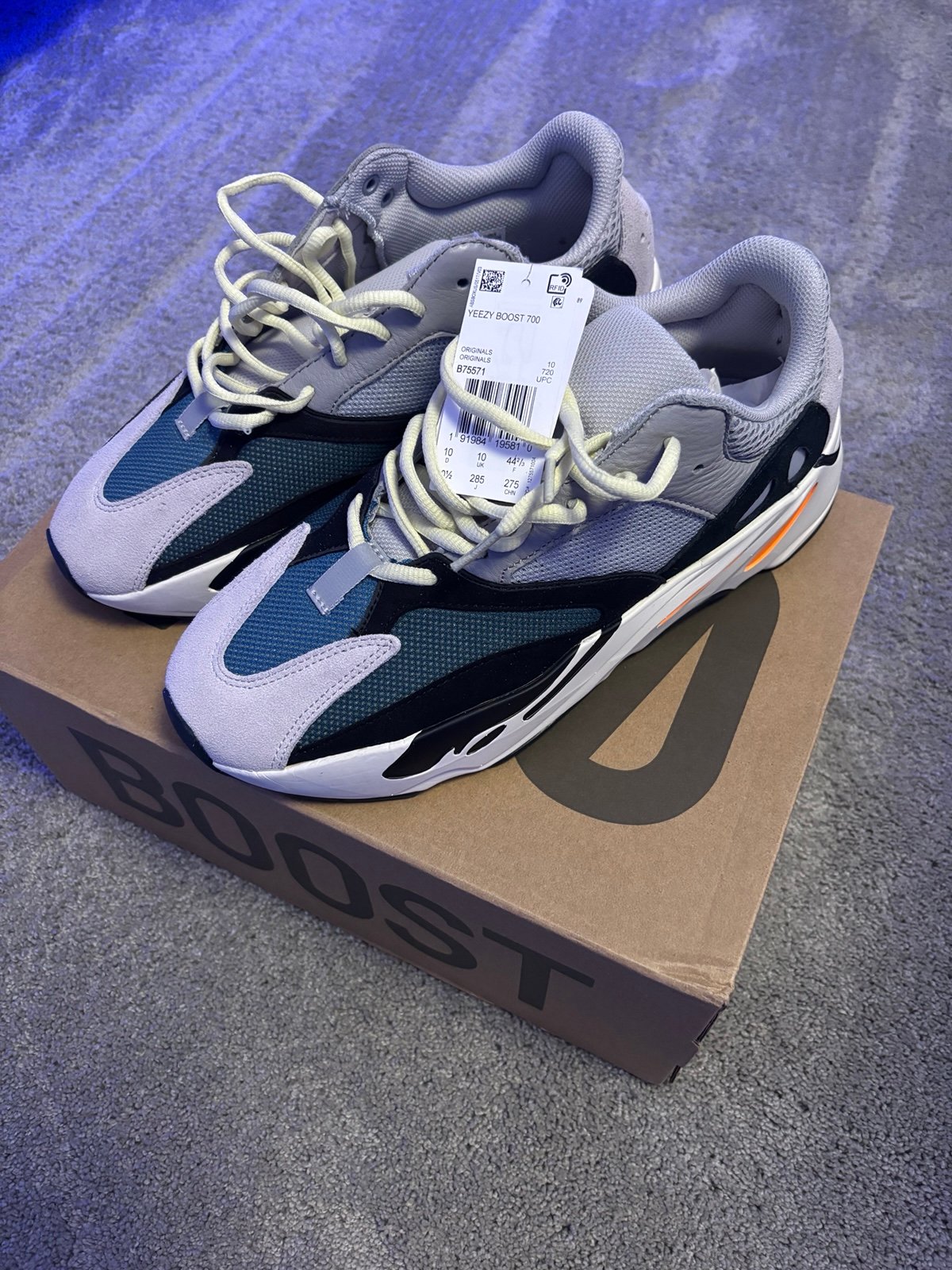 Men’s Adidas Yeezy boost 700 Wave Runner