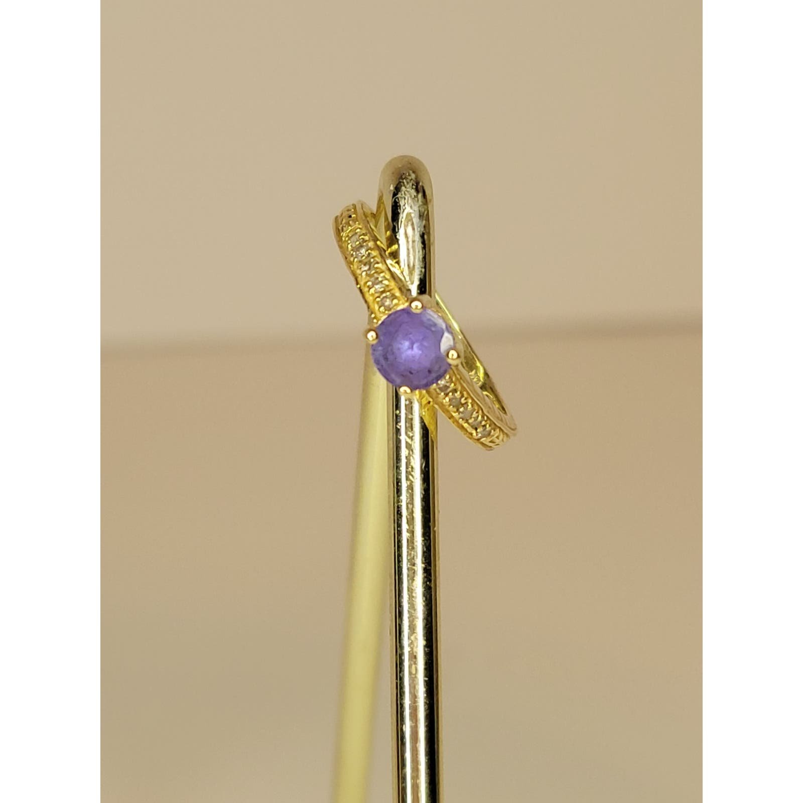 Gorgeous 14 Karat Yellow Gold Round Amethyst Tiny Diamond Ring Size 6 3/4