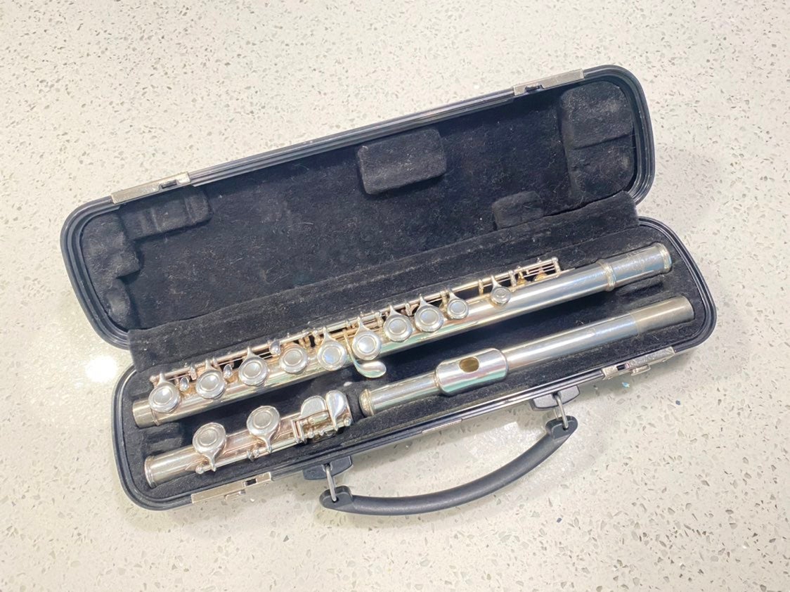 Yamaha advantage Ad200 flute.
