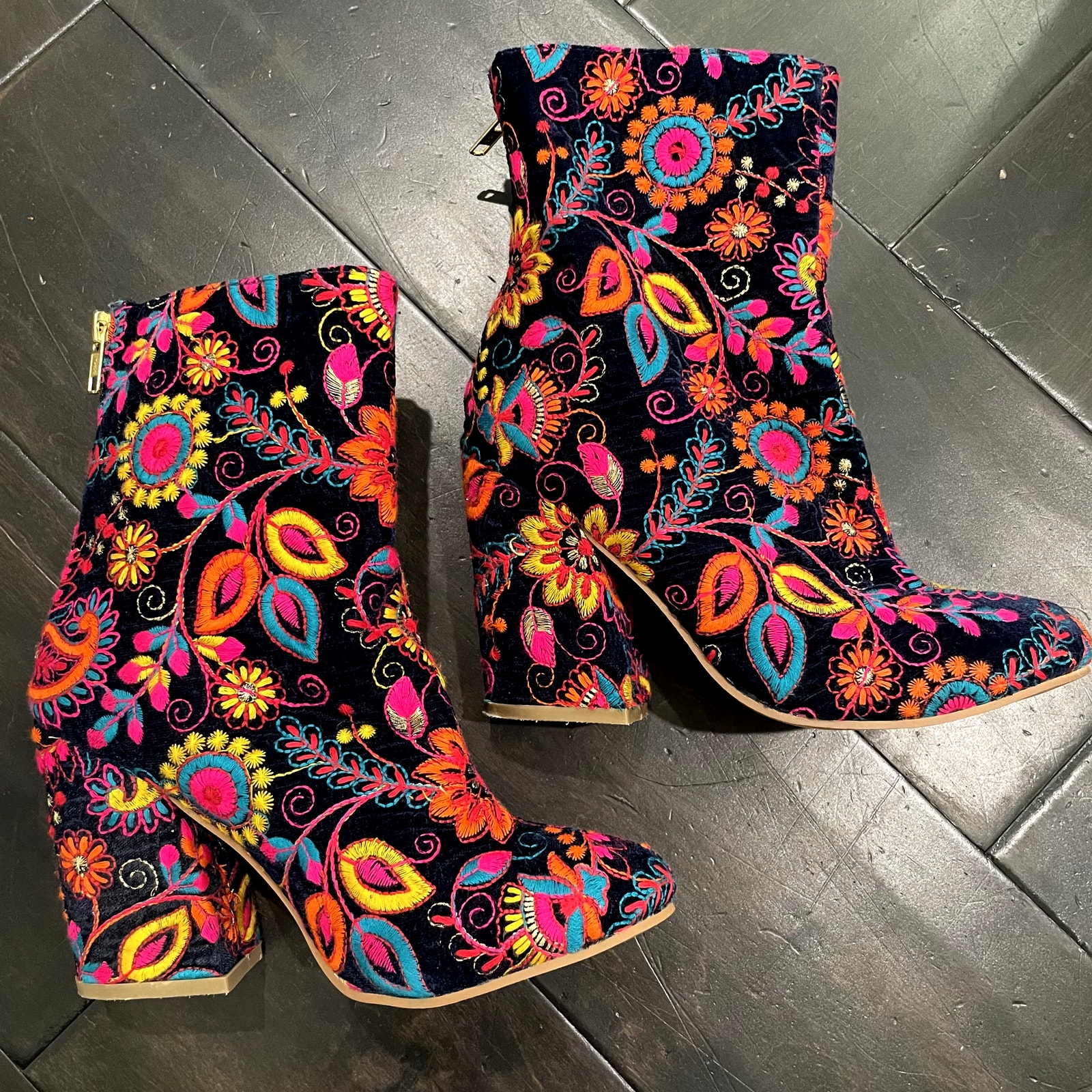 Naughty Monkey Floral Embroidered Boots Chunky Heel Women's Size 7.5