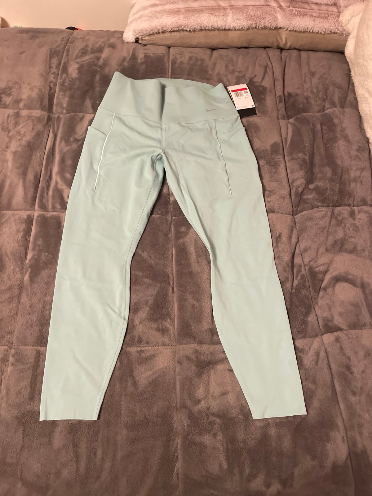 NWT Nike Universa Women's Medium-Support High-Waisted 7/8 Leggings with Pockets