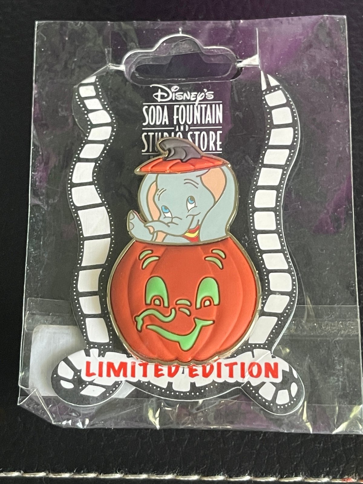 Disney DSF Dumbo Pumpkin Popper Pin LE 400 Glow-in-the-Dark