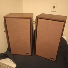 VINTAGE KLH THIRTY TWO SPEAKERS