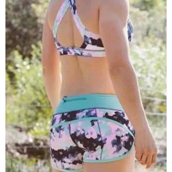 Lululemon clouded menthol speed shorts