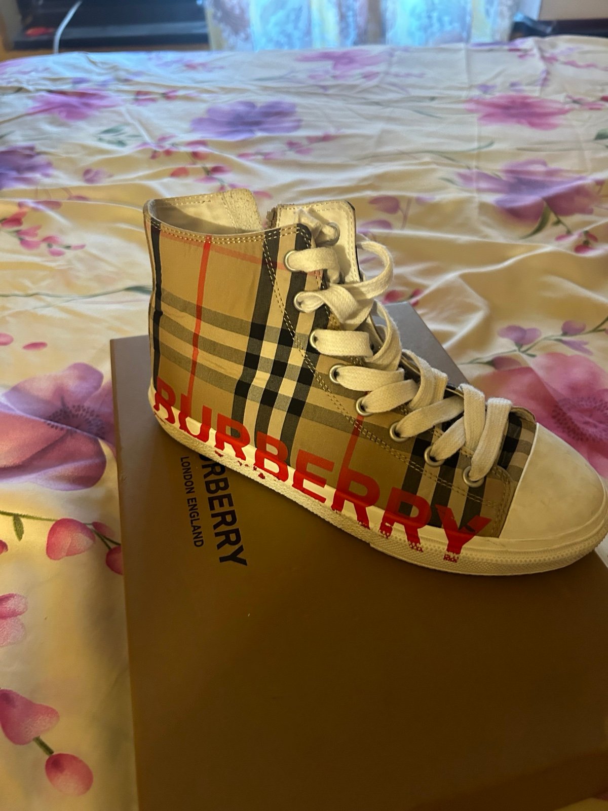 Burberry sneakers