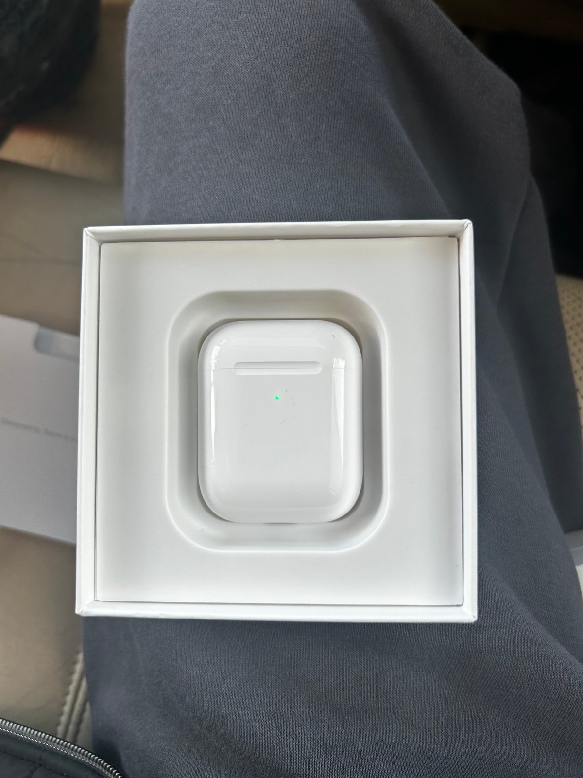 AirPods