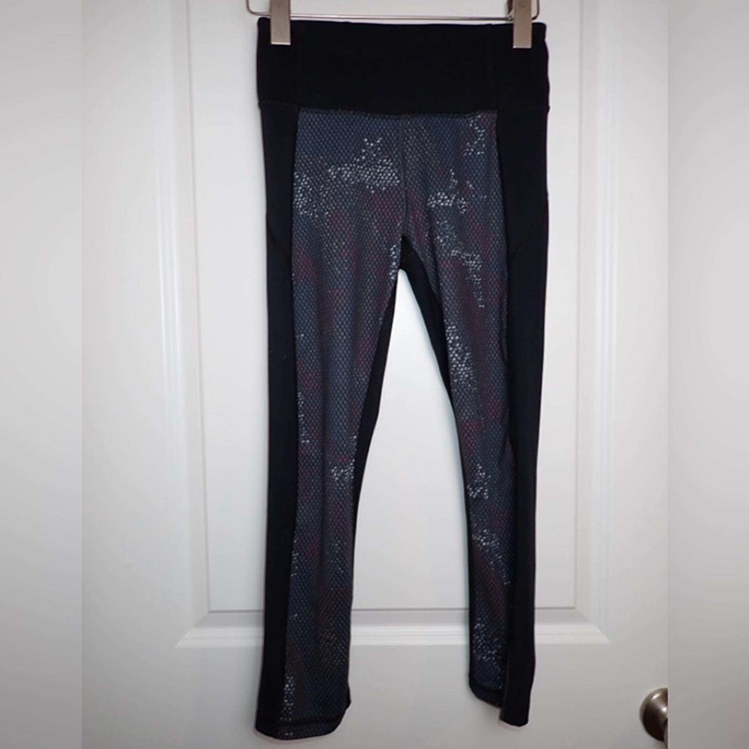 Under Armour Women’s Leggings in Black and Multicolor