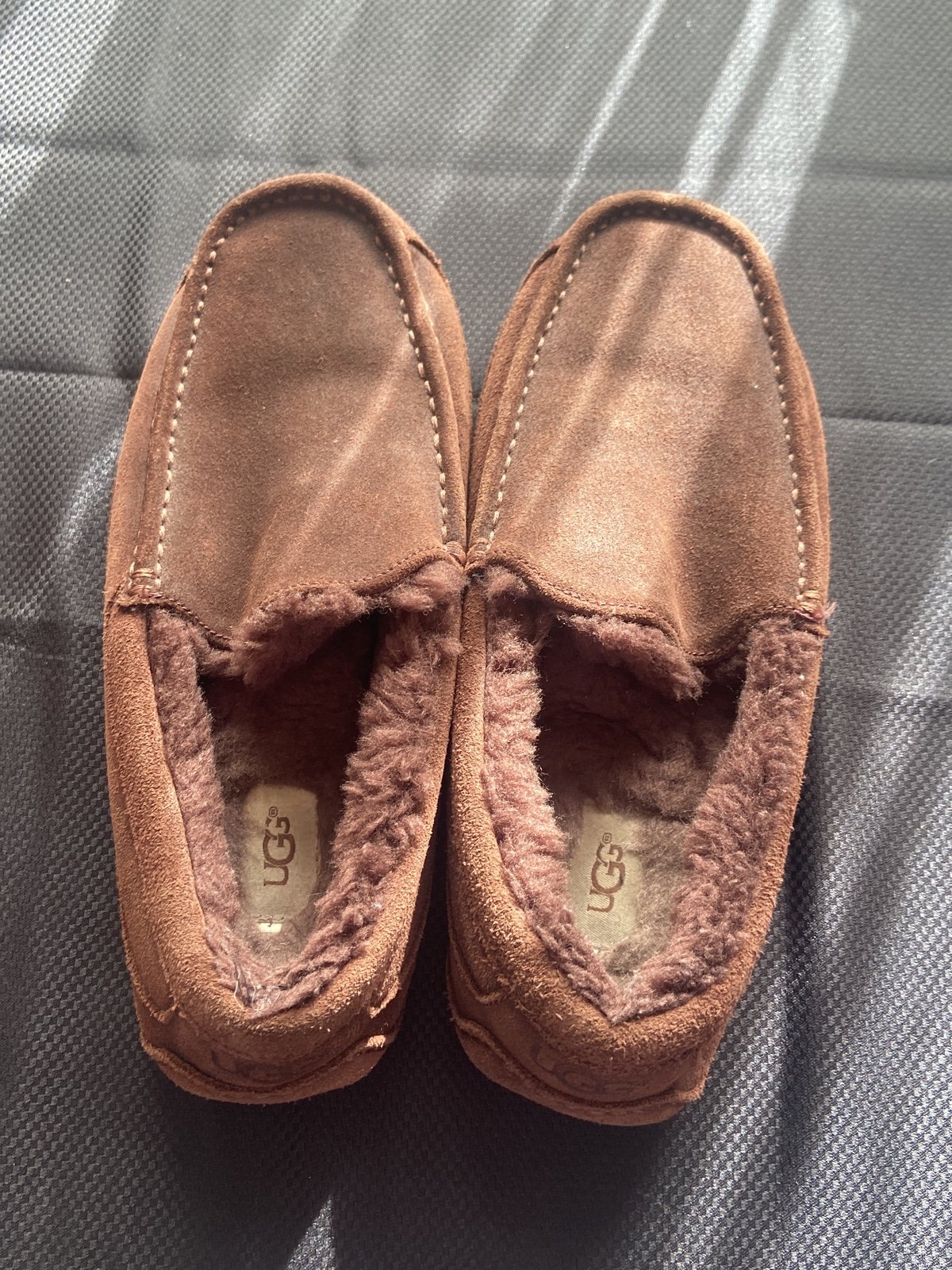 UGG slippers men’s size 10