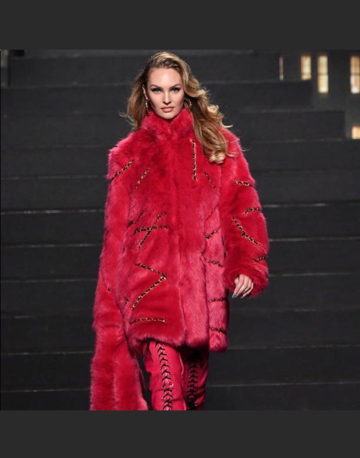 MoschinoXH&M faux fur coat