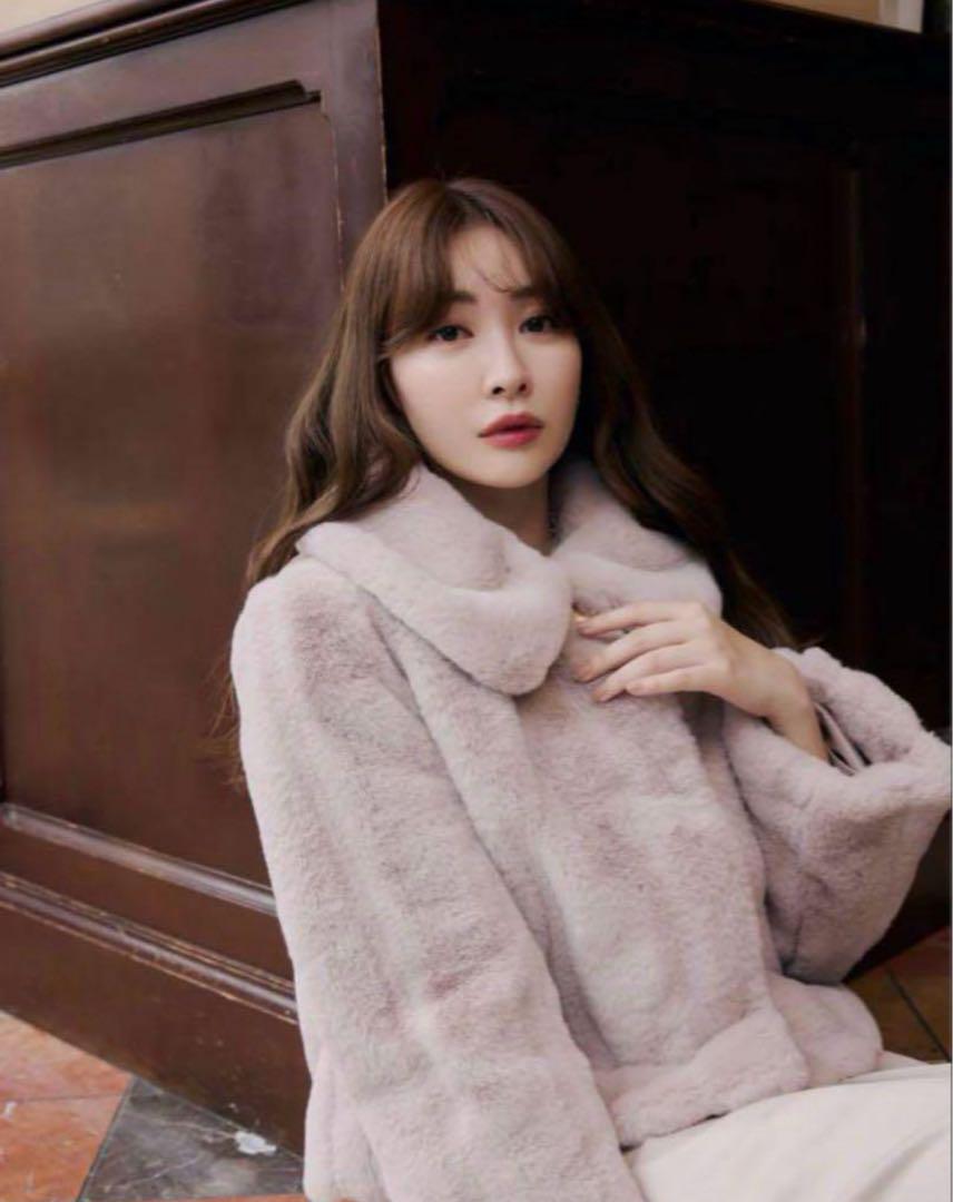 美品】herlipto Winter Love Faux Fur Coat