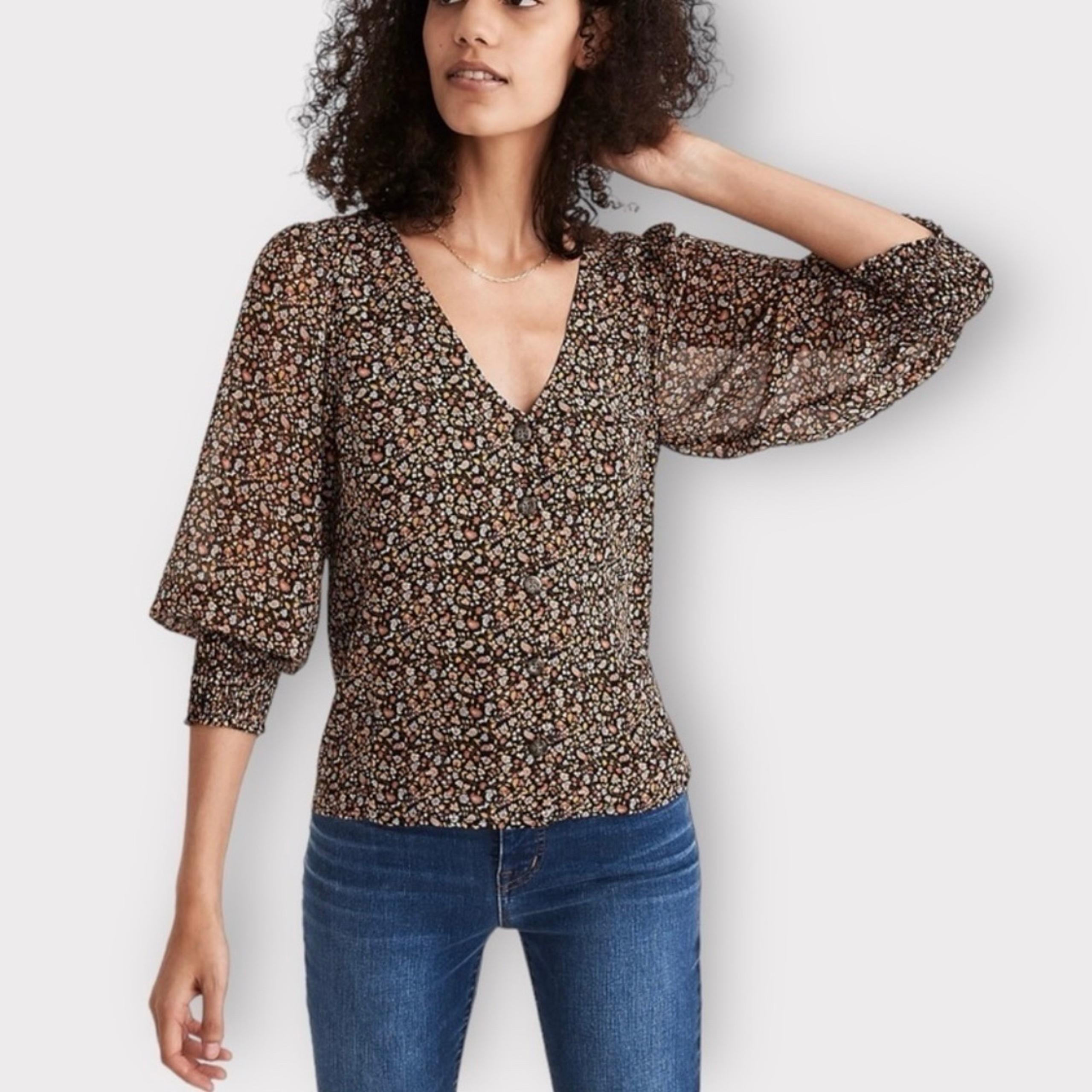 Madewell (Re)sourced Georgette Smocked-Cuff Button-up Top in Folktale Paisley