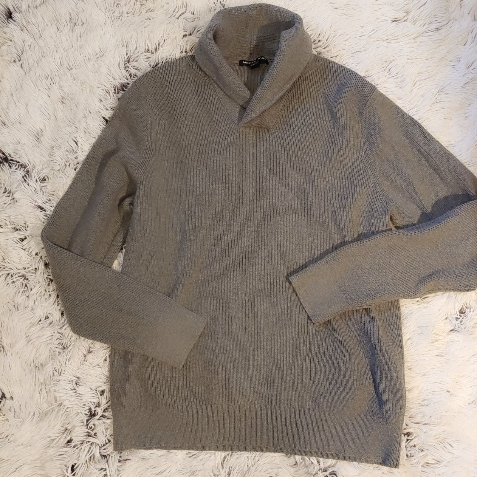 Men's Micheal Kors Gray Knit Sweater.