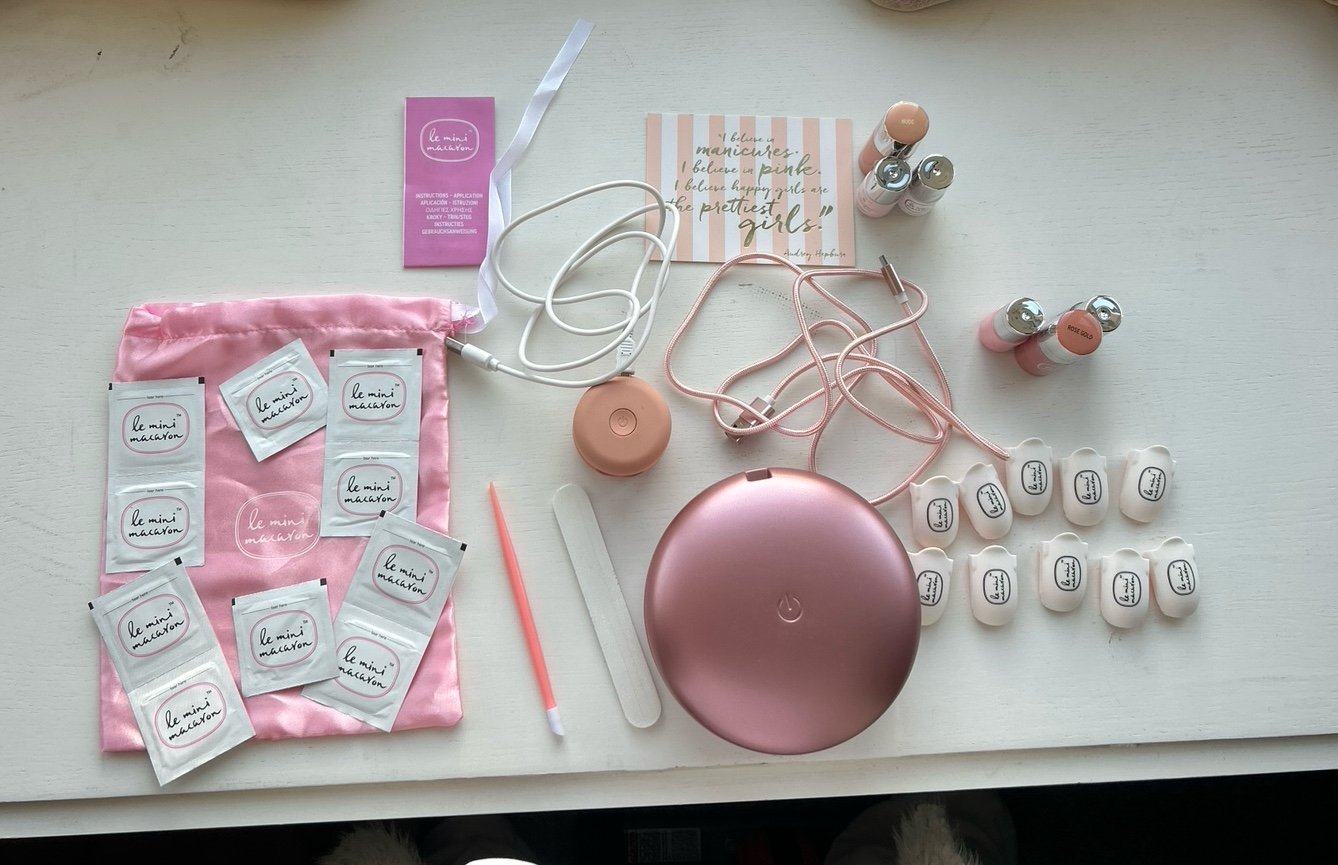 Le Mini Macaron full set!! PLUS SET OF 100 wipes!