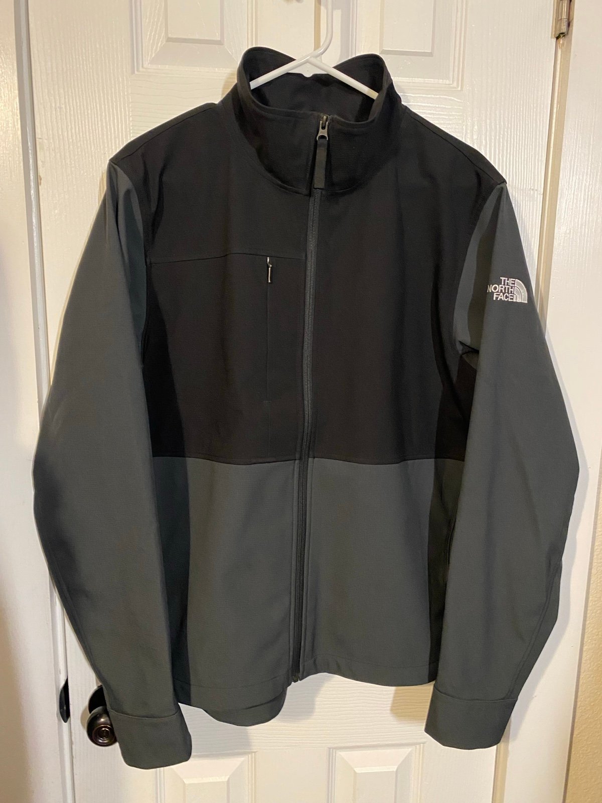 The North Face Castle Rock Soft Shell JacThe north face jacket men’s size large