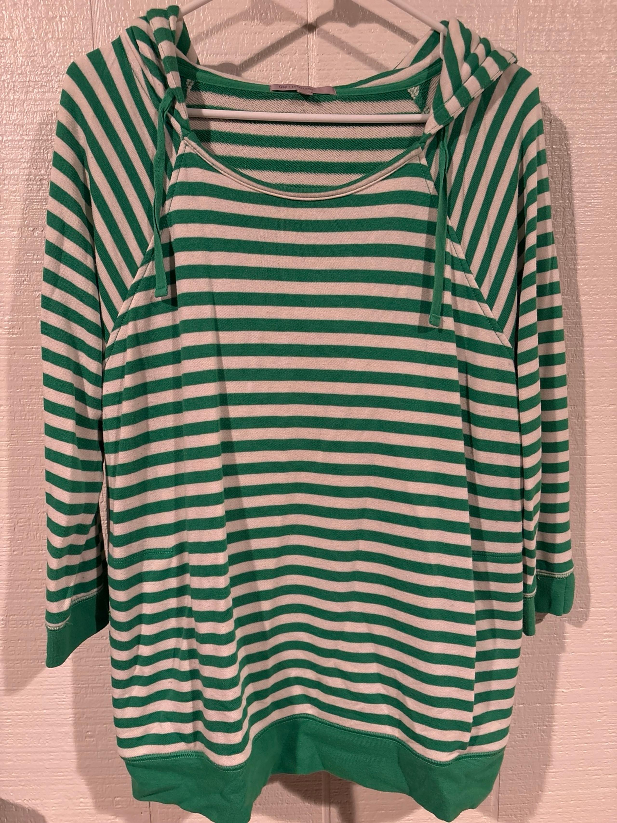 Gap hooded sweatshirt green and off white size XL