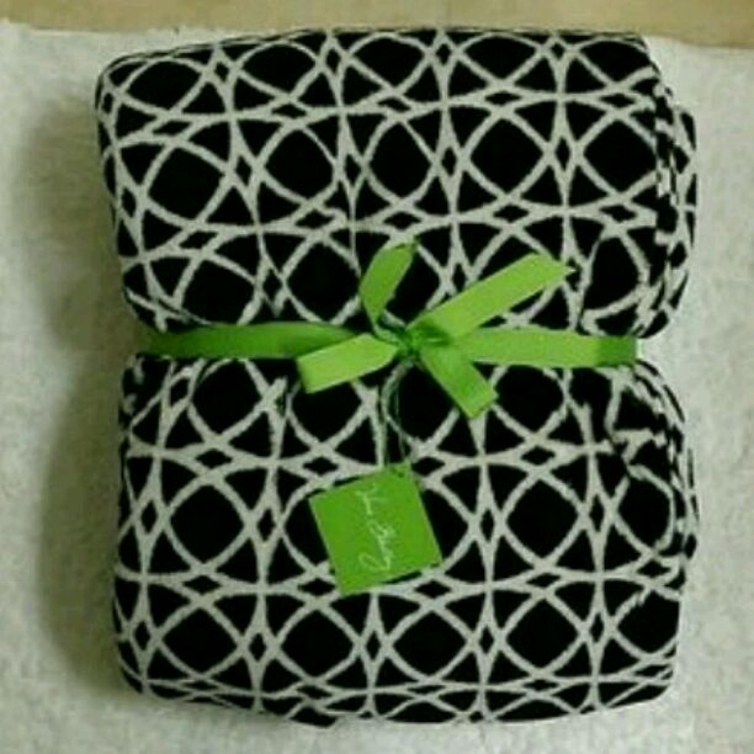 Nwt Vera Bradley throw blanket