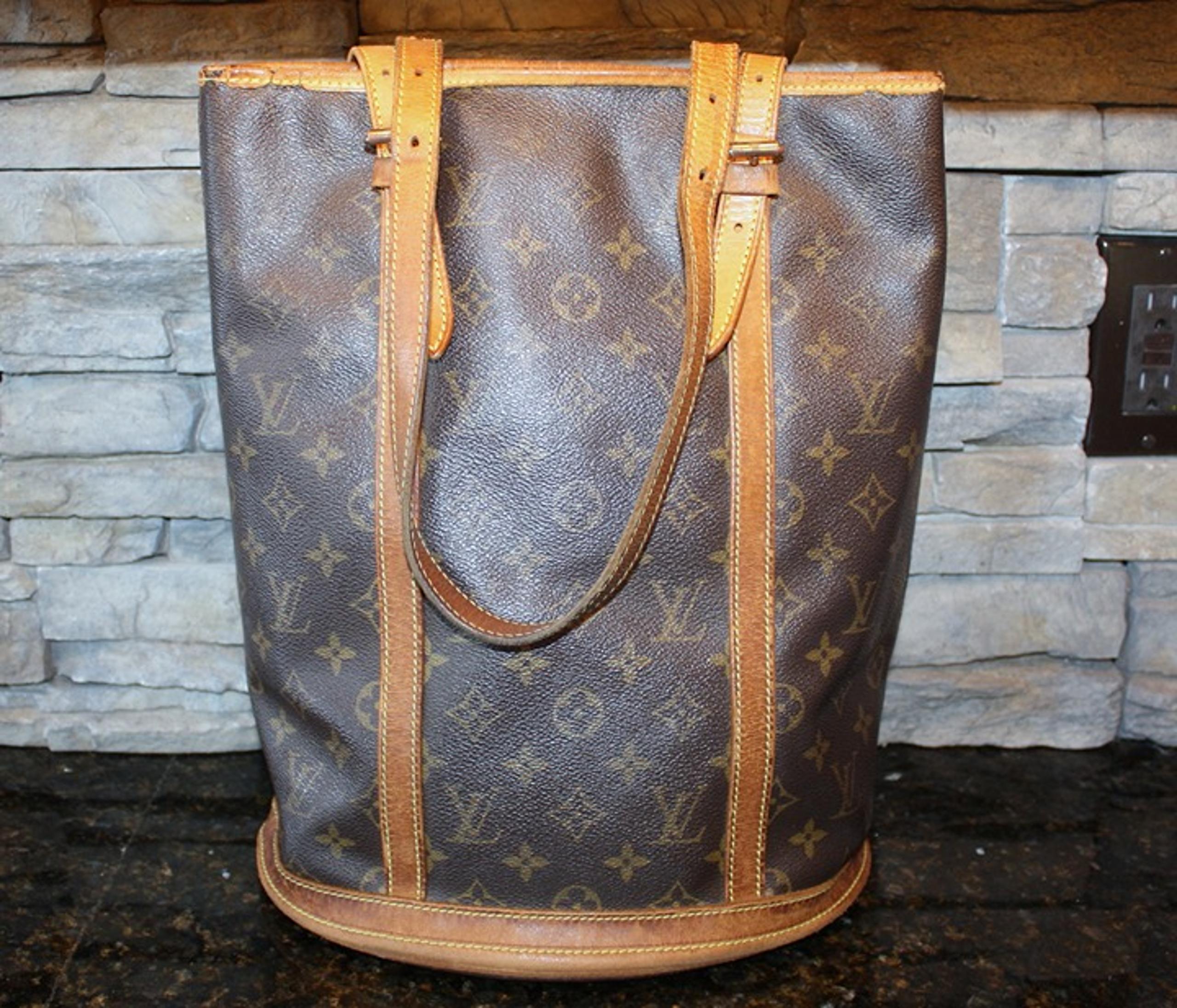 Authentic LOUIS VUITTON $1,440 Bucket GM Bag Large Monogram Leather Tote Purse