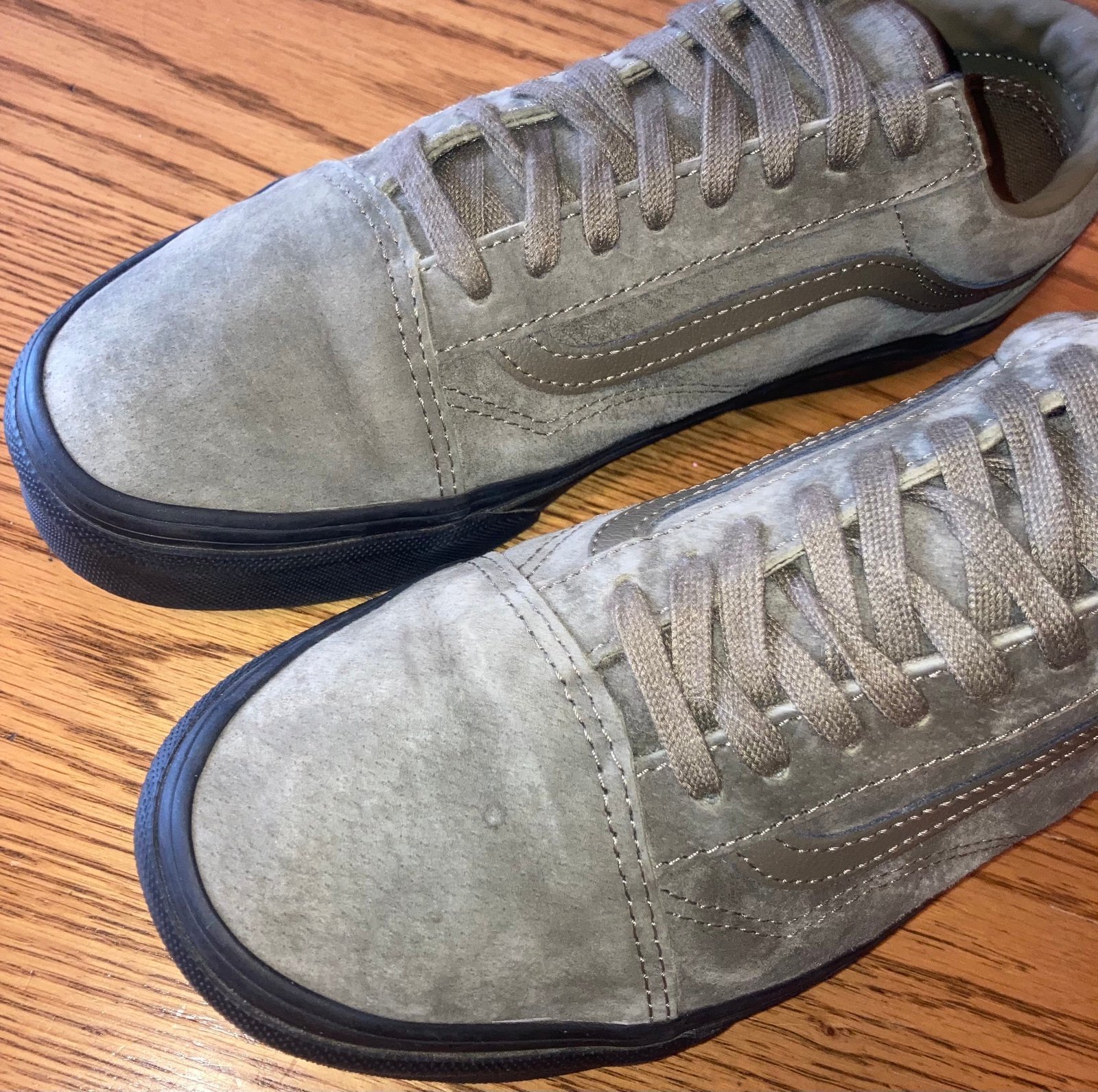 Old Skool Vans (6.5Y)